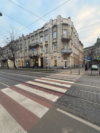 Продаж просторої квартири в австрійському будинку, вул.С.Бандери - фото 1