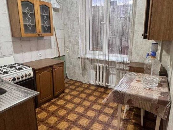 Продам 2к квартиру сталинка ж/м Солнечный БЕЗНАЛ