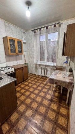 Продам 2к квартиру сталинка ж/м Солнечный БЕЗНАЛ - фото 1