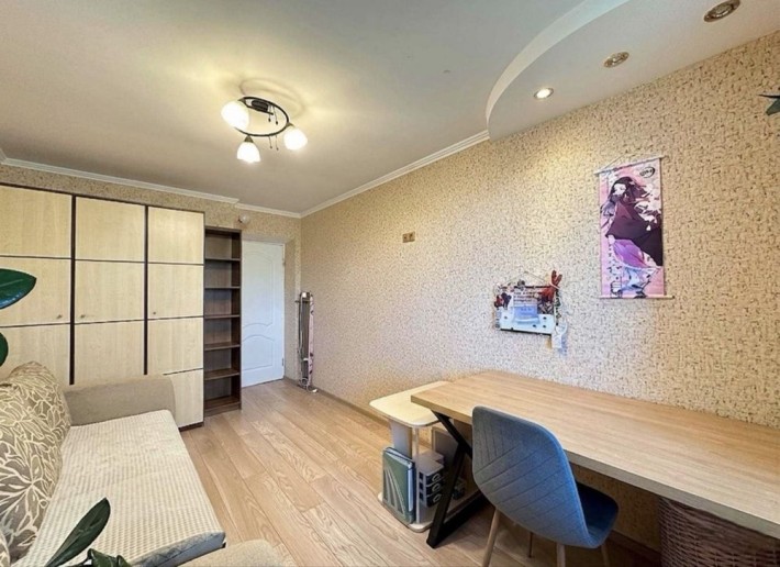 Продам большую 3к квартиру с раздельными комнатами на Тополе - фото 1