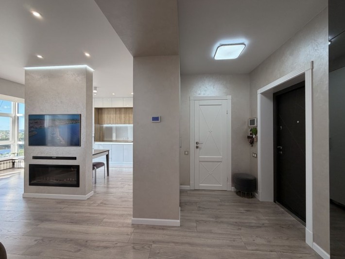 Преміальна 3-кімнатна квартира 75 м² | Дизайнерський ремонт | Автономне опалення | Новобудова - фото 1