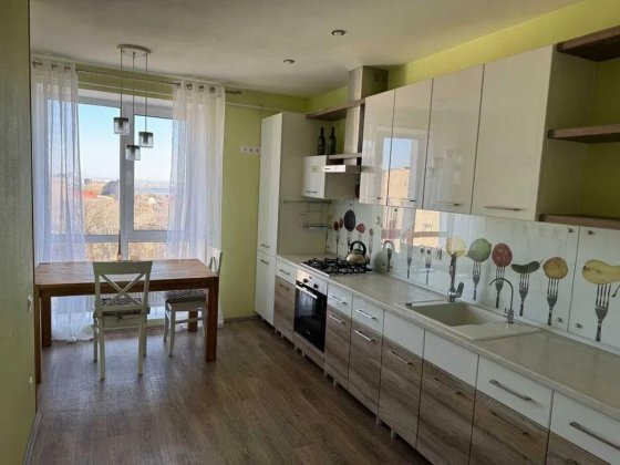 Продам 3-комн квартиру в районе Лазаряна ул.