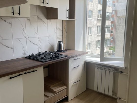 Продаж  однокімнатноі квартири по вул. Керченській Львів