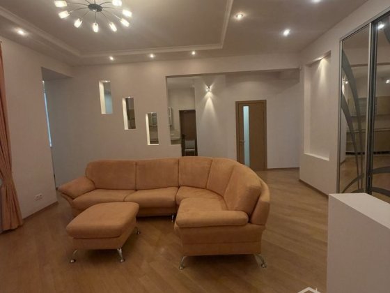 Трехкомнатная квартира, Соборный проспект, 94 кв.м. Запоріжжя