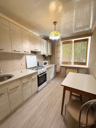 Продаж 3к район Попова, АГВ - фото 1