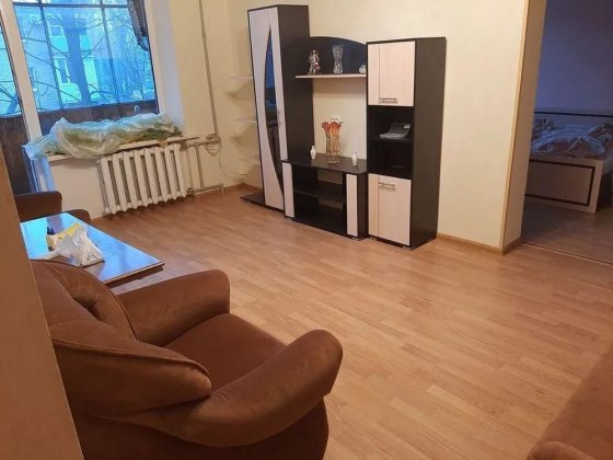 Продам 4-комн квартиру в районе Титова ул.