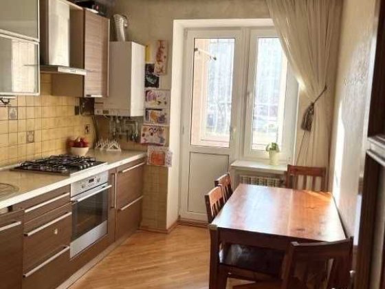 Продаж 2-кімнатної квартири з ремонтом Львів
