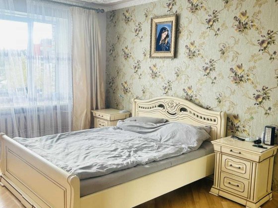 Продаж 3 кімнатна квартира з ремонтом у цегляному будинку по вулиці Пимоненка, Зелена Львів