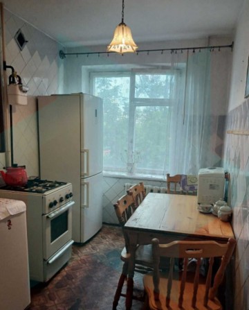У продажу затишна 2к. квартира на ж.м. Перемога, б-р Слави. - фото 1