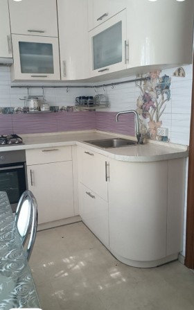 2х  комн квартира ул. Компрессорная,4/9 - фото 1