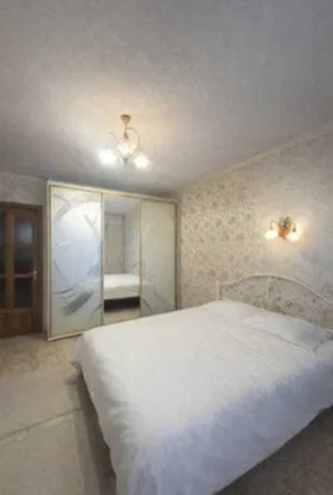 У продажу затишна 2к. квартира на Перемозі 6, пр-т Героїв. - фото 1