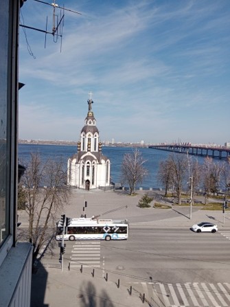 Продам 2к квартиру в Центрі на Набережній (ваучер, сертифікат) - фото 1