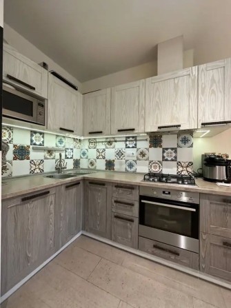 Продам 3к квартиру ж/м Солнечный ЖК Приоритет - фото 1