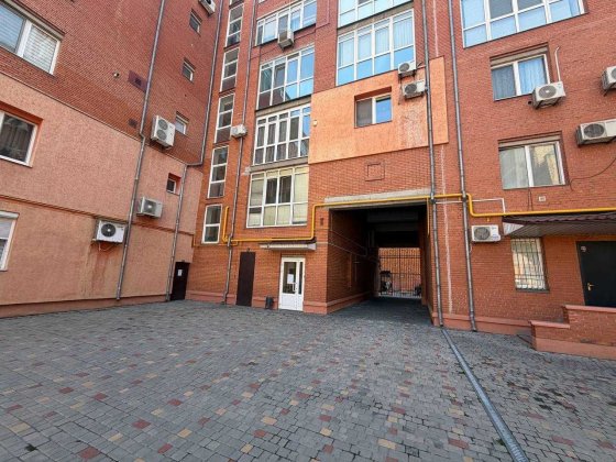 Продам 3к квартиру в центре Днепра. ЖК Созидатель .