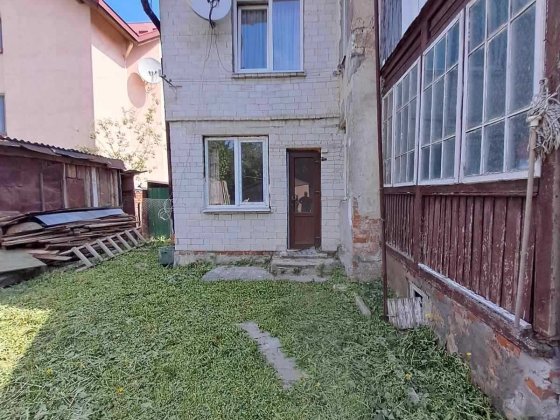 продаж 2кім квартири в.Сулими в будинку особнячного типу Львів