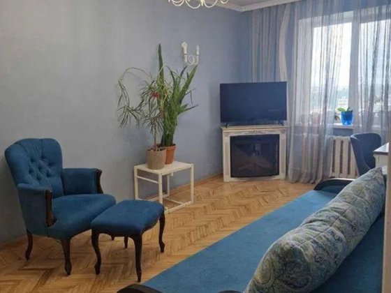 Продам 3-комн квартиру в районе Малиновского Маршала ул.