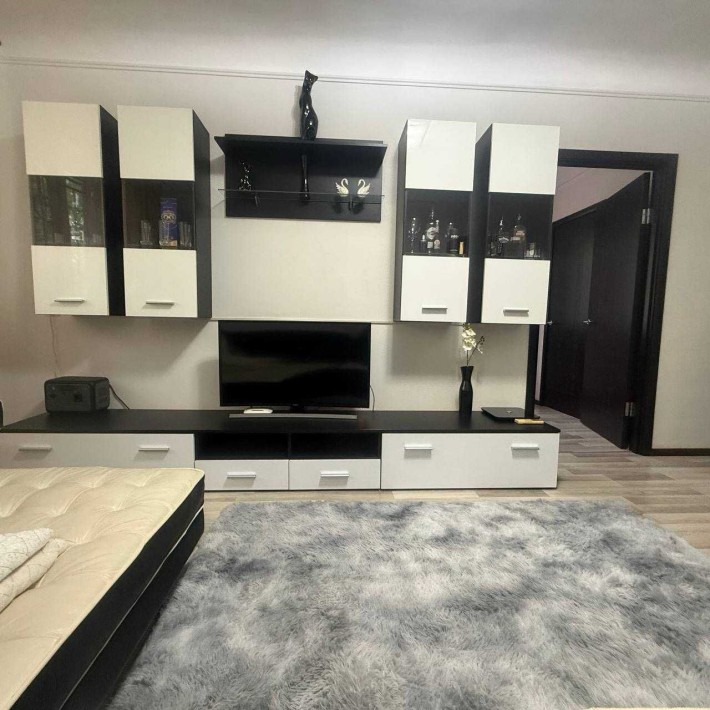Продам 2-кімнатну затишну квартиру в центрі міста, Вознесенівський район, за БЦ “Форум”, 1-й високий - фото 1