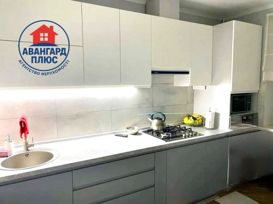 Продається простора 2-кімнатна квартира на Хортицькому! Запоріжжя