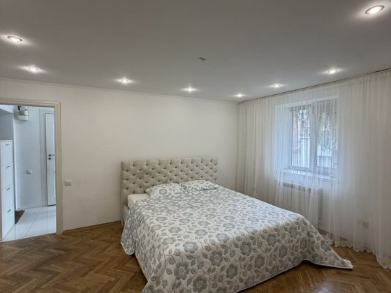 Продаж 2-ох кім квартири на вул Житомирська Львів