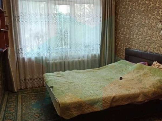 Продам. 3-к.кв. 1/9, вул. Калинова