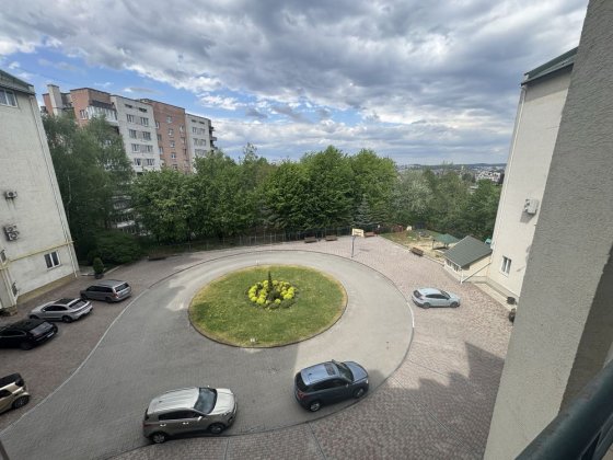 Продаж 2-кім. квартири з ремонтом в елітному будинку біля парку Погулянка,+ паркомісце Львов