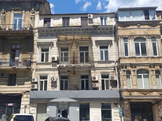 2-комн квартира, 72 кв.м ул. Греческая 22, исторический центр, 4/4 эт Одеса