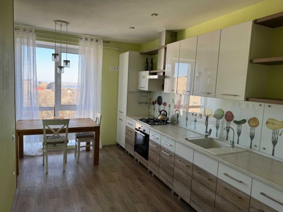 Продаж 3-кімнатної квартири на Лазаряна 22