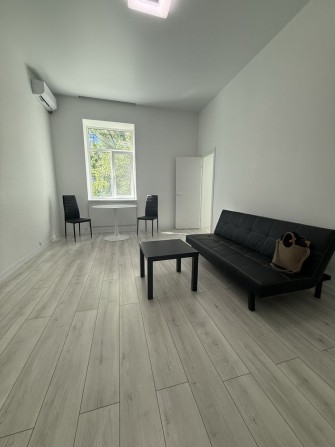 Продам 2к квартиру з ремонтом, центр - фото 1
