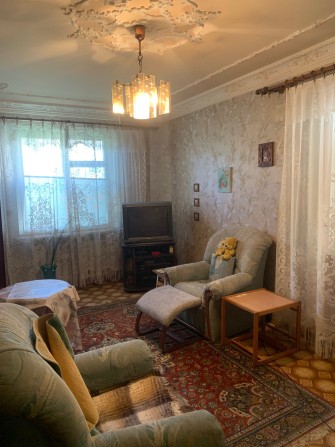 Продам 2 комнатную квартиру на улице В.Бувалкина напротив рынка. - фото 1