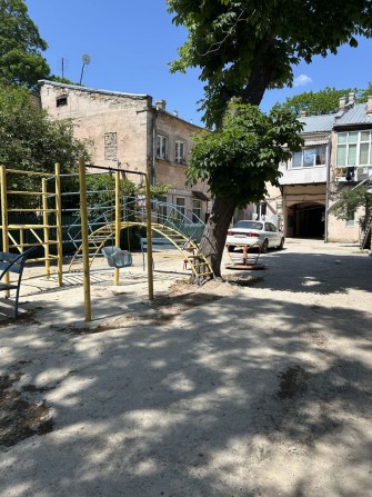 Продам 3ьох кімнатну квартиру недалеко від центру - фото 1