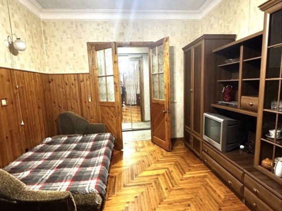 Продается 2 ком кв в Днепровском р-не по ул Кияшко Запорожье