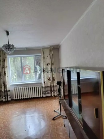 Продам 4-к квартиру на Перемозі-5 (Наб. Перемоги, 118) - фото 1