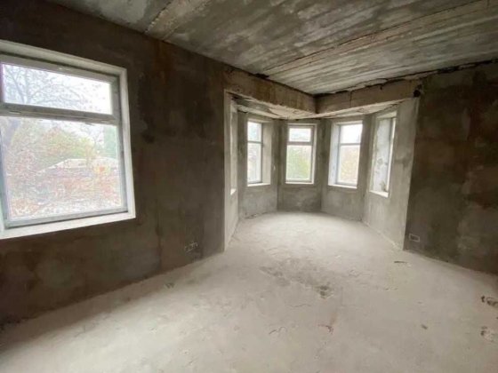 Продаж 3 - 4 кім. квартири 105 кв.м. по ул. Защука 40 А Николаев