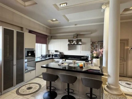 Продам 4-комнатную квартиру 136 м² в ЖК Зоряний (Дафи, Подстанция)