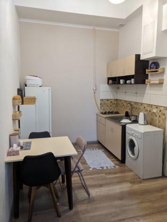 Продам квартиру на Пекарській - фото 1