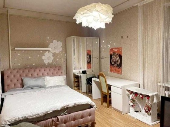 Продам 3к квартиру- Сталинку. Метро Палац Спорта. Харків