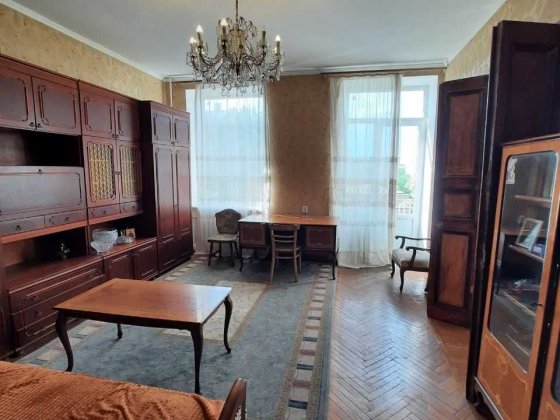 Трехкомнатная квартира в Центре Одеса