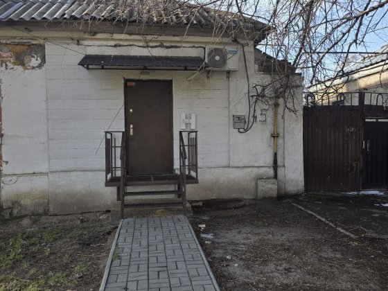Продаж однокімнатної квартири вул. Олексія Вадатурського 45  потребує ремонту  можна під офіс чи жит Николаев