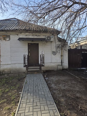 Продаж однокімнатної квартири вул. Олексія Вадатурського 45  потребує ремонту  можна під офіс чи жит - фото 1