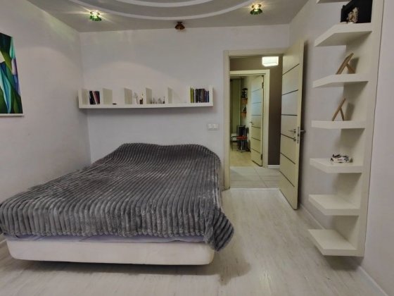 Продам 3 комнатная квартира метро Холодная Гора, Капремонт. Харків