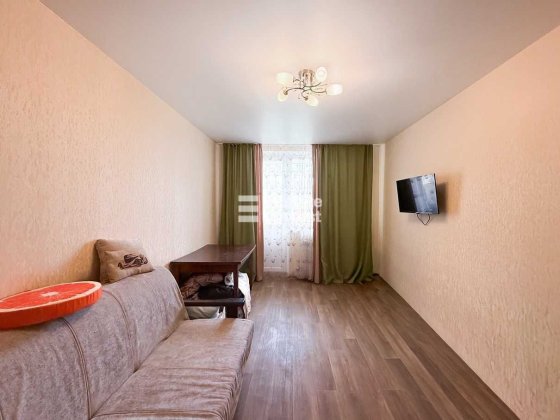 Продам 1 кімн. квартиру на вул. Яни Червоної, 3