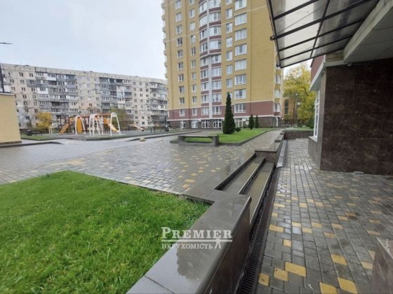 Продам 3 кім в будинку бізнес класу .Кримській бульвар. Одеса