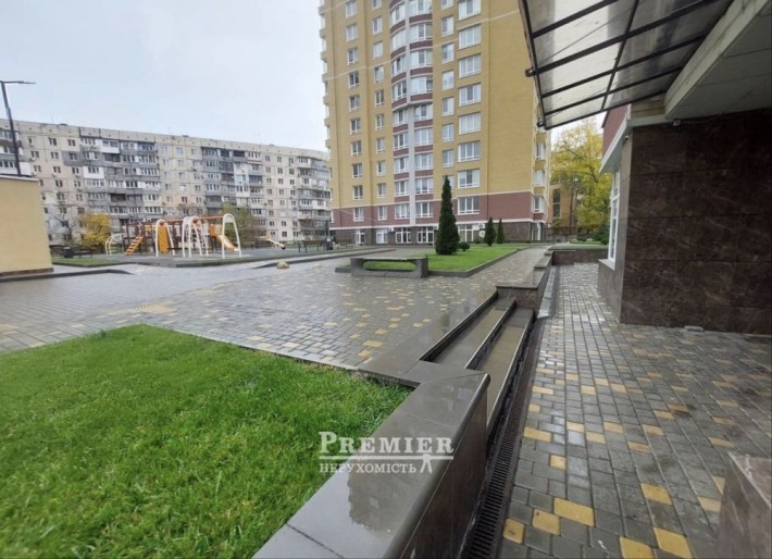 Продам 3 кім в будинку бізнес класу .Кримській бульвар. - фото 1