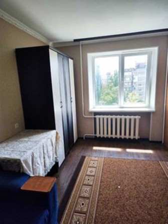 Продаю 1к/кв ,Космонавтов,8/14,37/18/7,Кирп,18000$ - фото 1