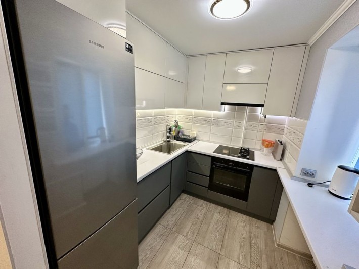 Продаж трикімнатна квартира , Центр Корабельного Району - фото 1