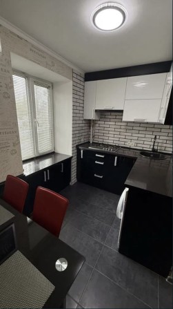 Продається стильна 3 кімнатна квартира на Пр.Миру, р.Пл.Перемоги, 3 поверх - фото 1