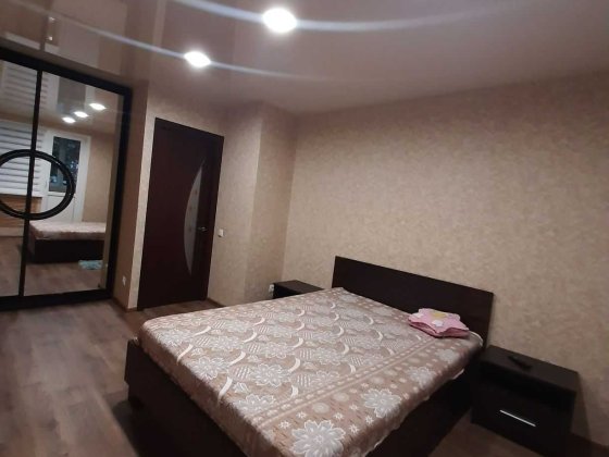 Проспект Науки! Метро 23 Августа! Продам 2К 46 м2 с РЕМОНТОМ 2/5