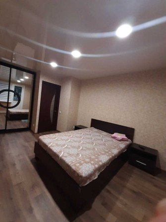 Проспект Науки! Метро 23 Августа! Продам 2К 46 м2 с РЕМОНТОМ 2/5 - фото 1