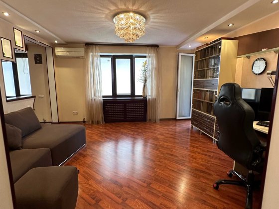 Продам 2к квартиру Центрп. Ботанический сад Харків