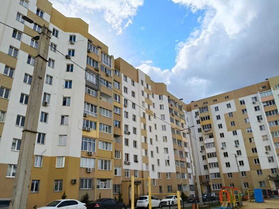 Аналогов нет! Дом Обжит! ЖК Радужный, Продам 3 ком квартиру пл 80м2, этаж 3/9ти! A